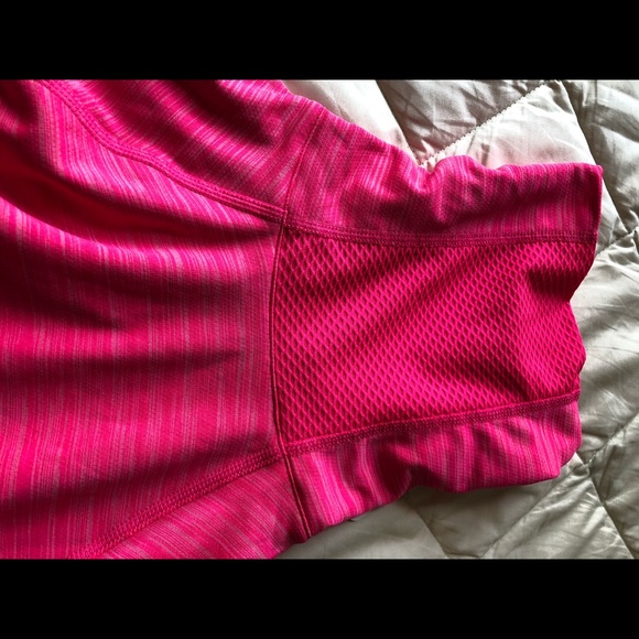 NWT Under Armour Printed Fly-By Turtleneck sz S - Picture 6 of 8